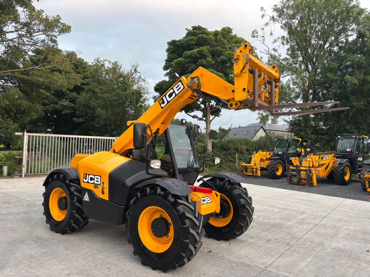 2017 JCB 526-56  AGRI PLUS - Image 1