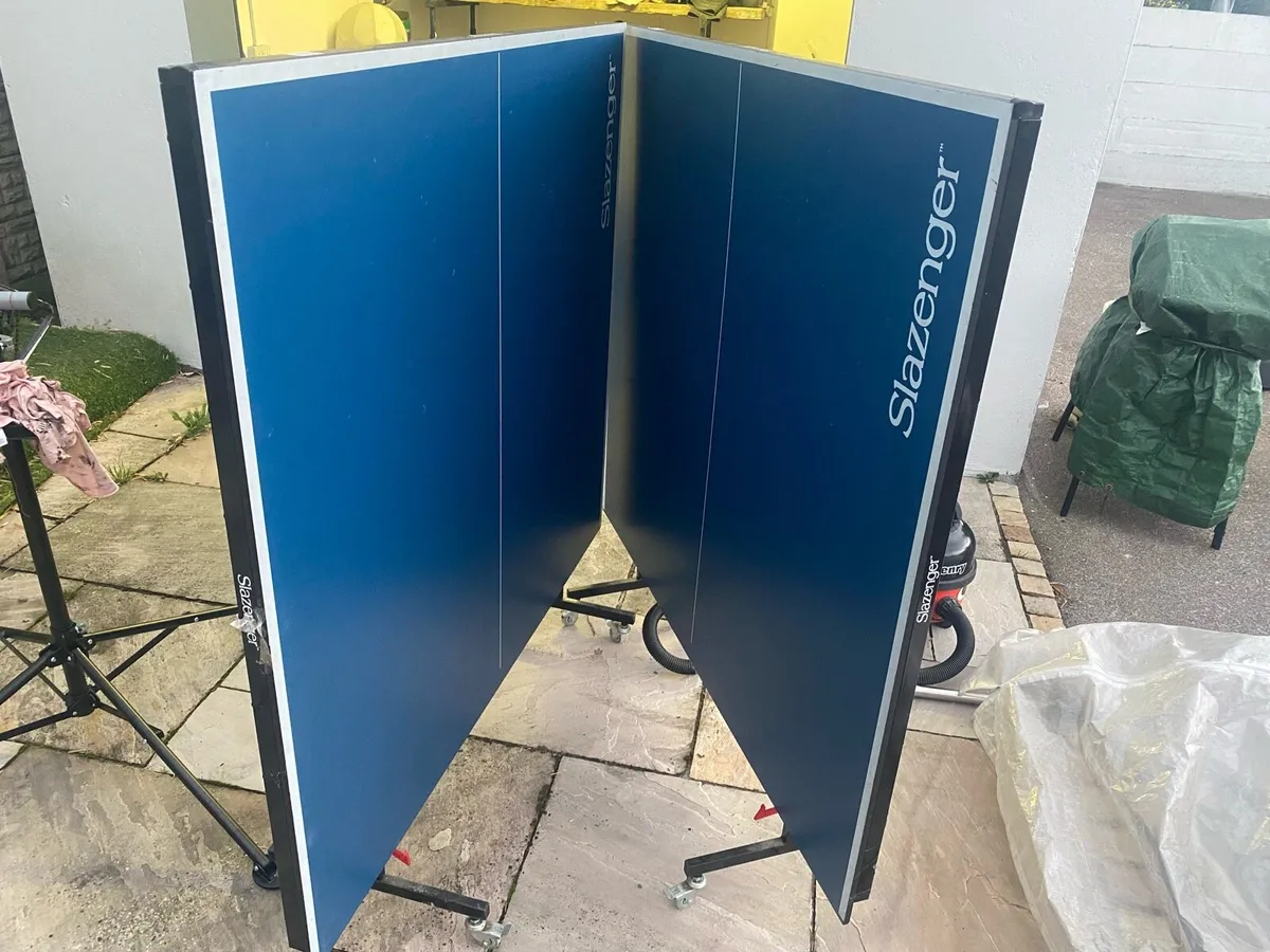 Table tennis table - Image 1