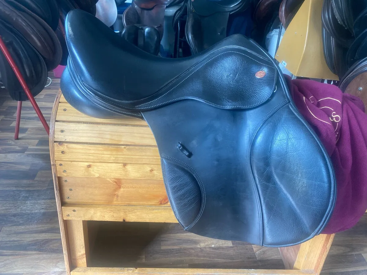 17.5 Kent & master Leather adjustable saddle - Image 2