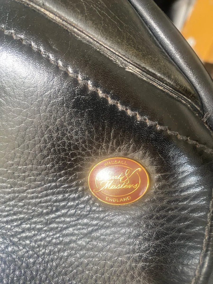 17.5 Kent & master Leather adjustable saddle - Image 3