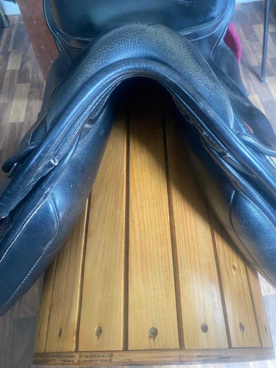 17.5 Kent & master Leather adjustable saddle - Image 4