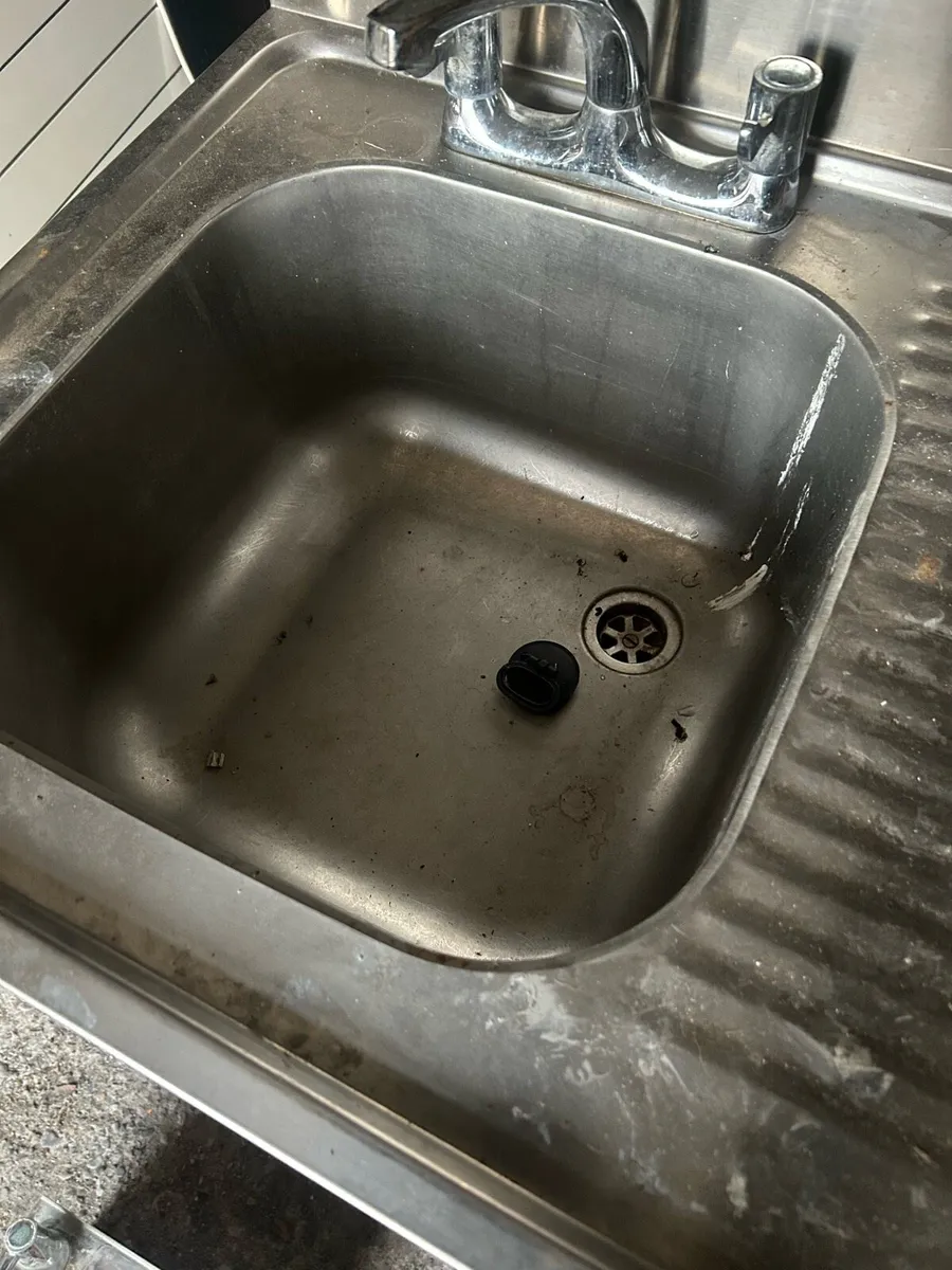 S/s sink and water heater - Image 2