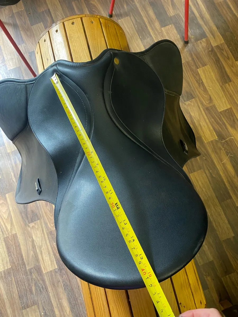 Wintec adjustable 16.5 saddle - Image 1