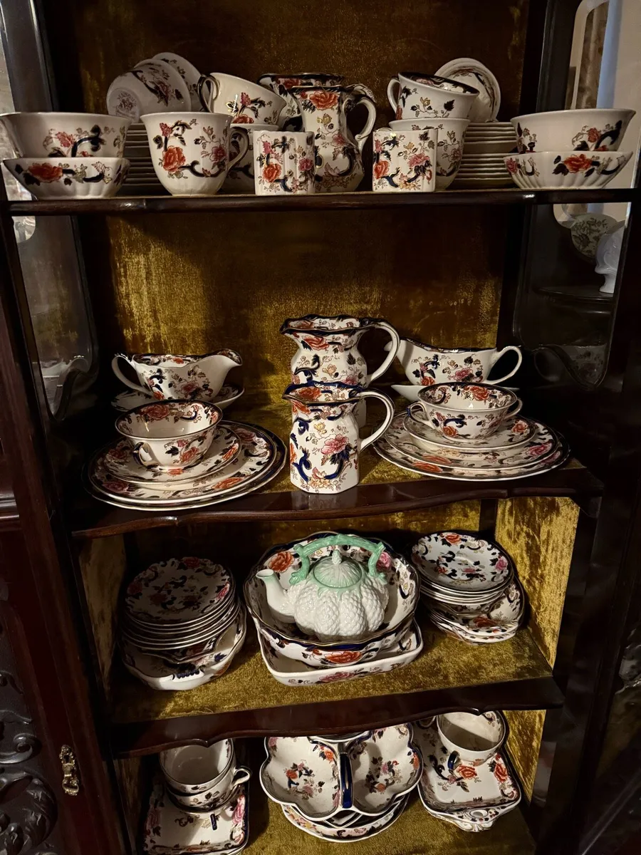 Royal Madalay China set - Image 1