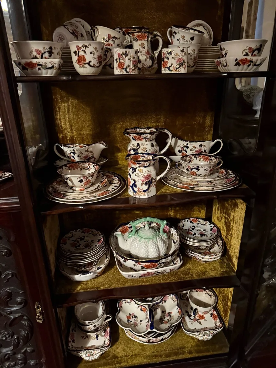 Royal Madalay China set - Image 2