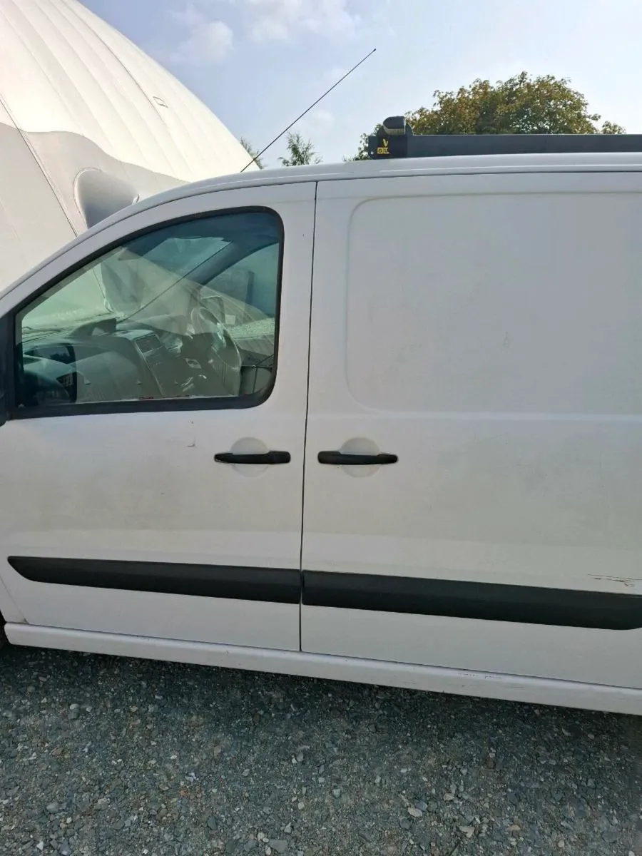 Commercial  van - Image 2