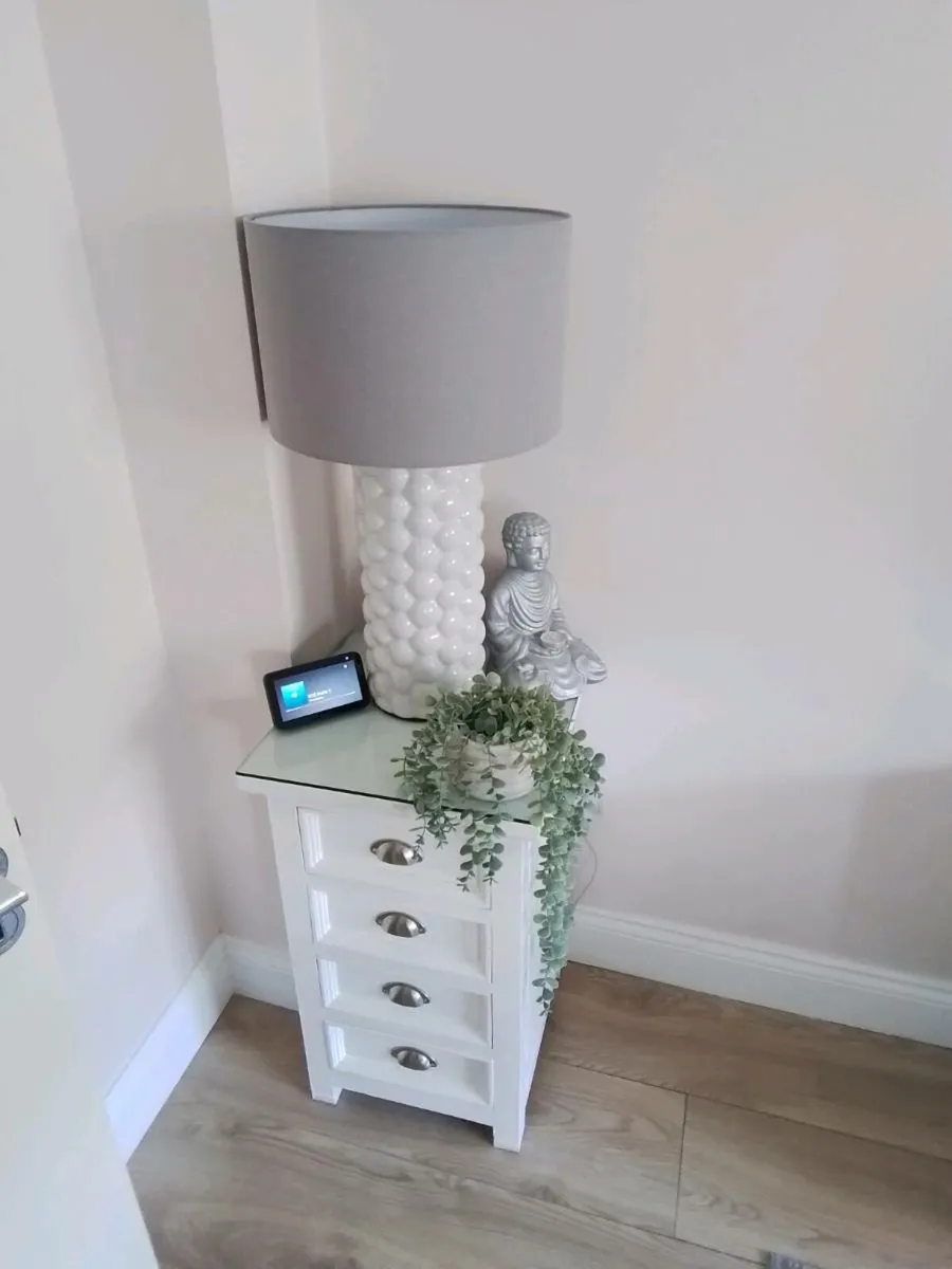 Coach house honeycomb ceramic lamp