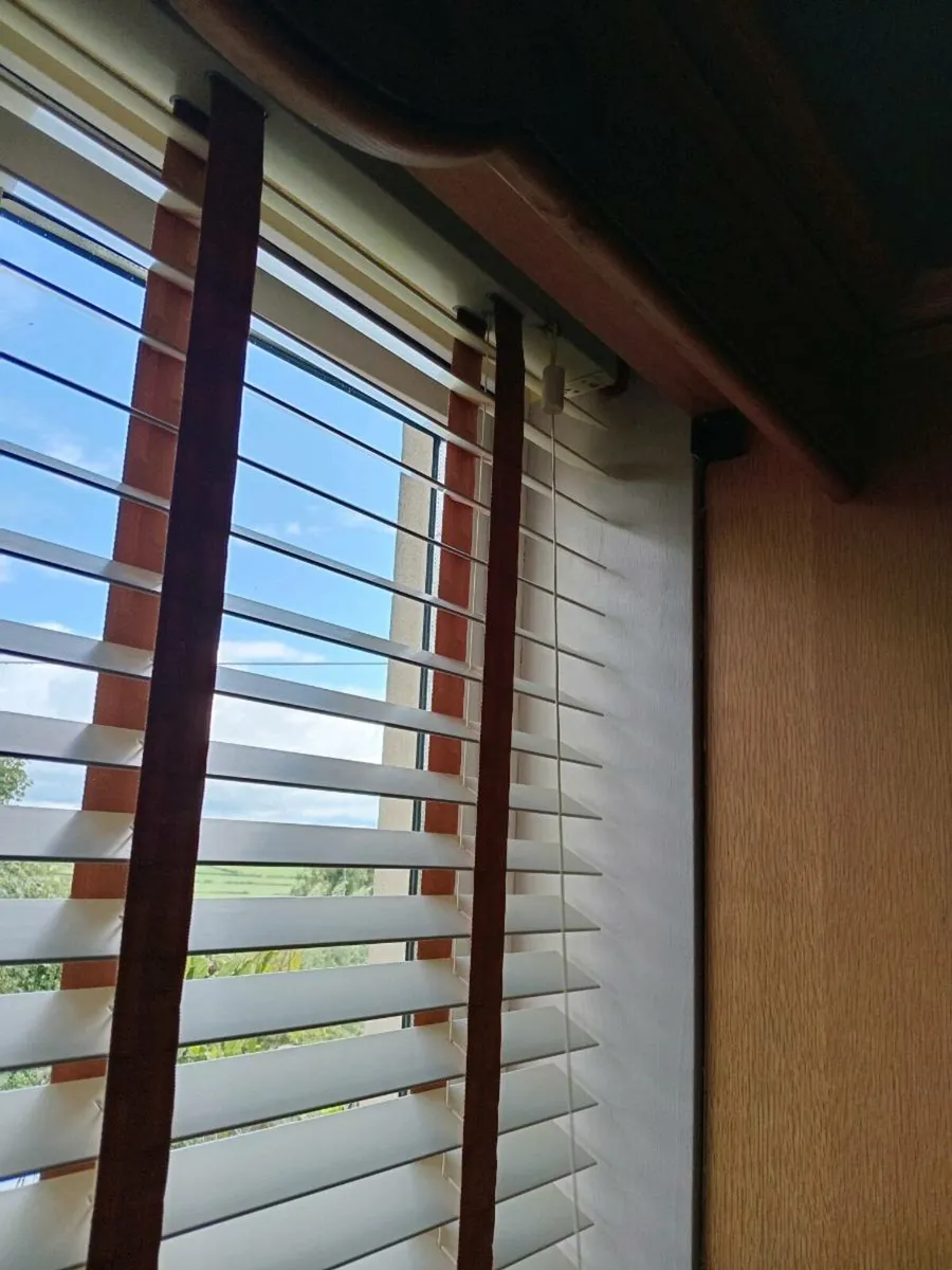 Blind - Image 3