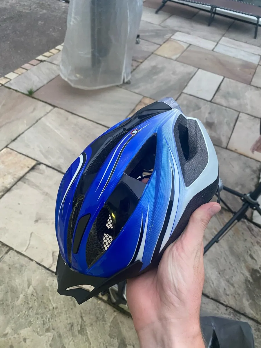 Bike helmets (kids and adults) - Image 1