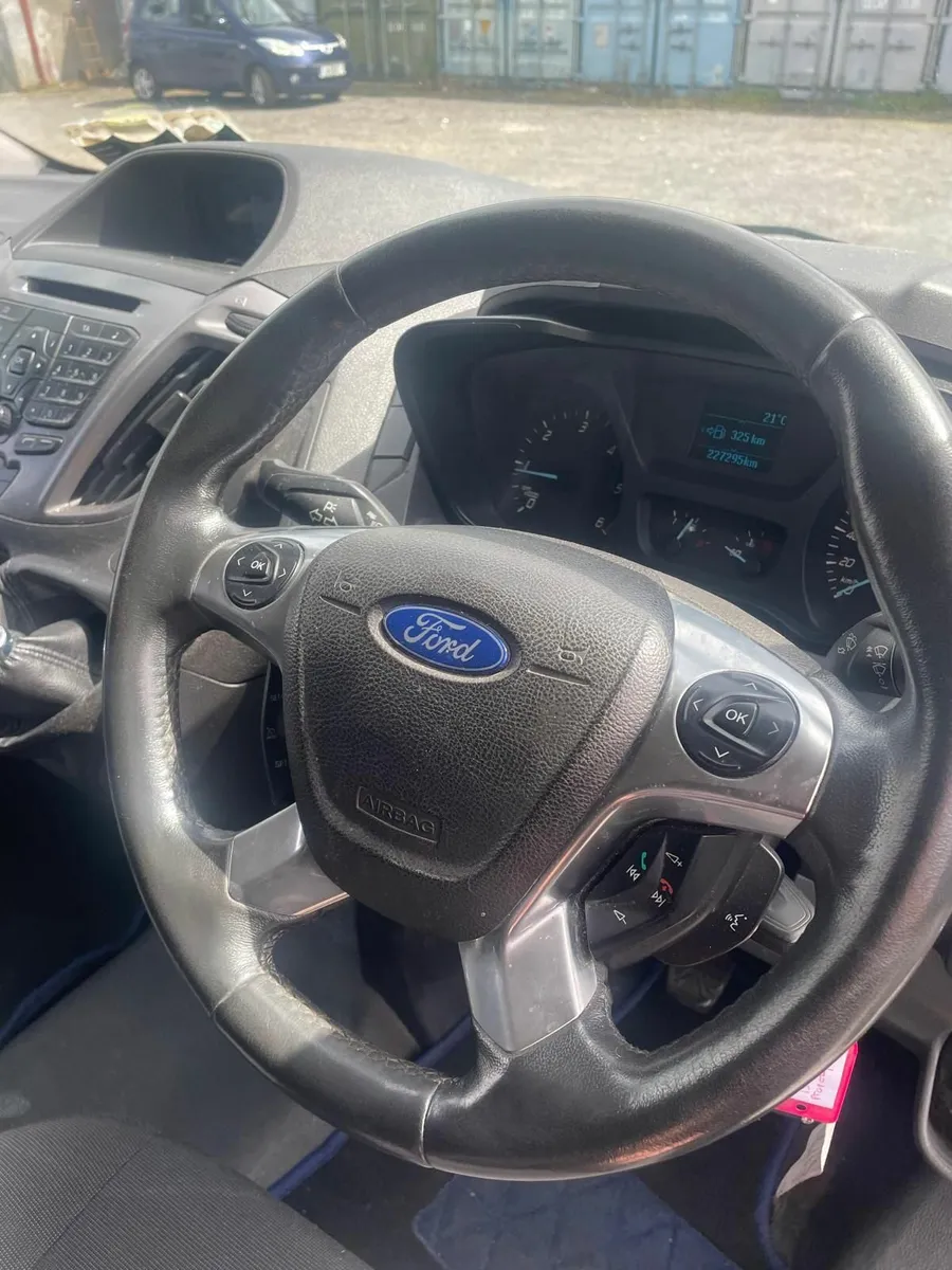 Ford Transit Custom 2.2 Diesel Crew Cab - Image 2