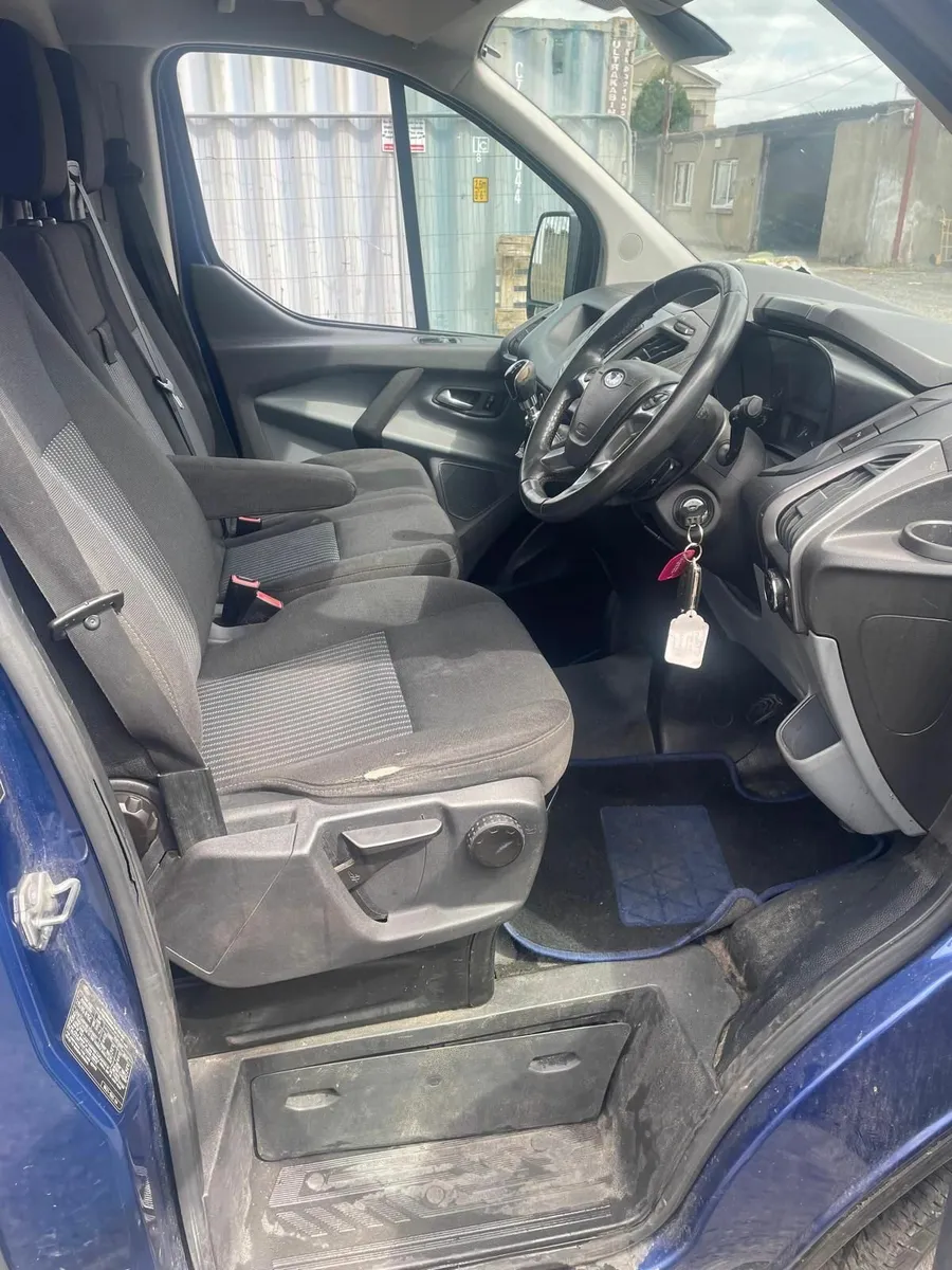 Ford Transit Custom 2.2 Diesel Crew Cab - Image 3