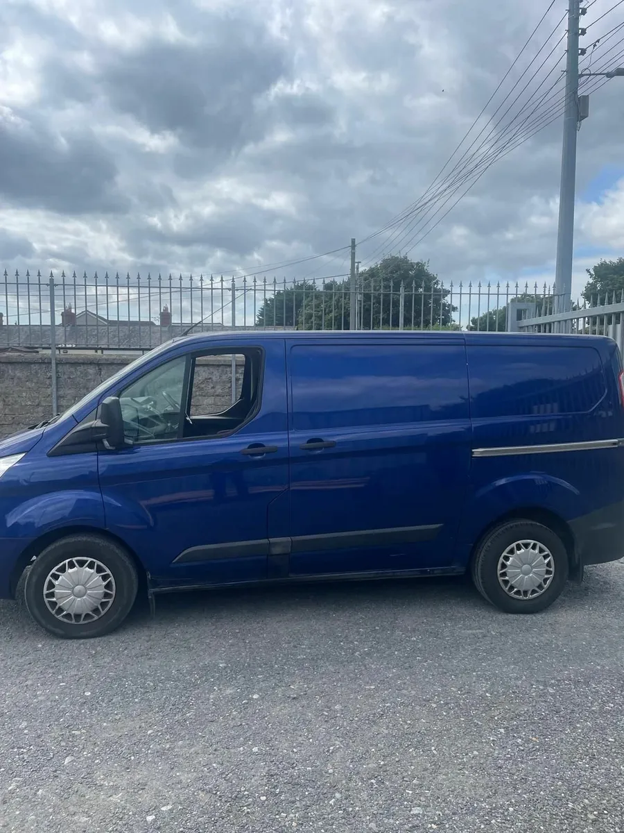 Ford Transit Custom 2.2 Diesel Crew Cab - Image 4