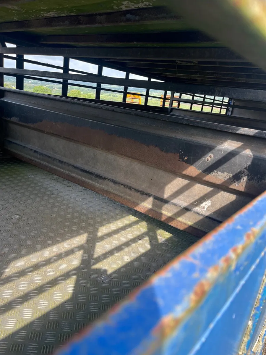 Livestock trailer - Image 2