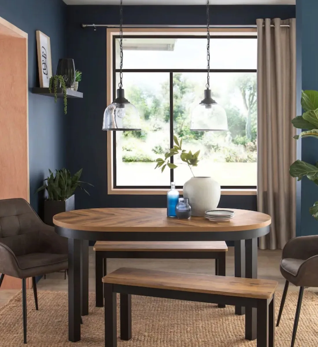 Dining room table - Image 1