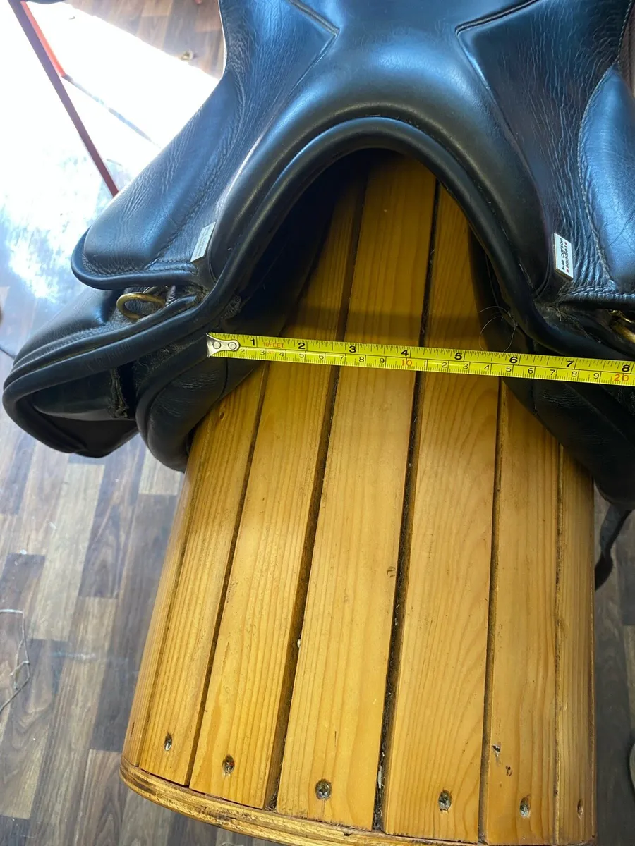 18” Sue Carson dressage Leather saddle - Image 4