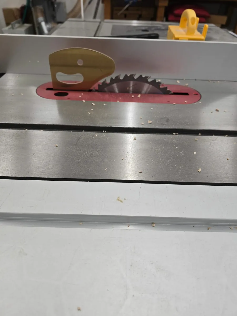 Axminster Trade Professional Table Saw - Image 2