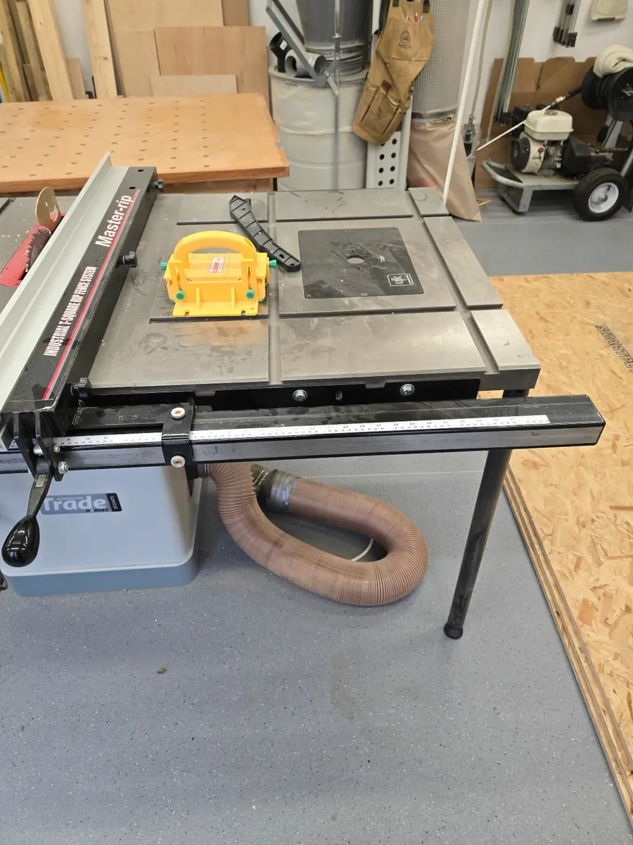 Axminster Trade Professional Table Saw - Image 4