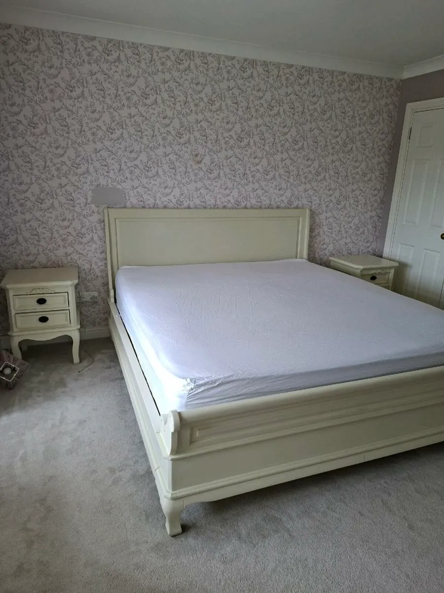 Bedroom furniture - Image 2