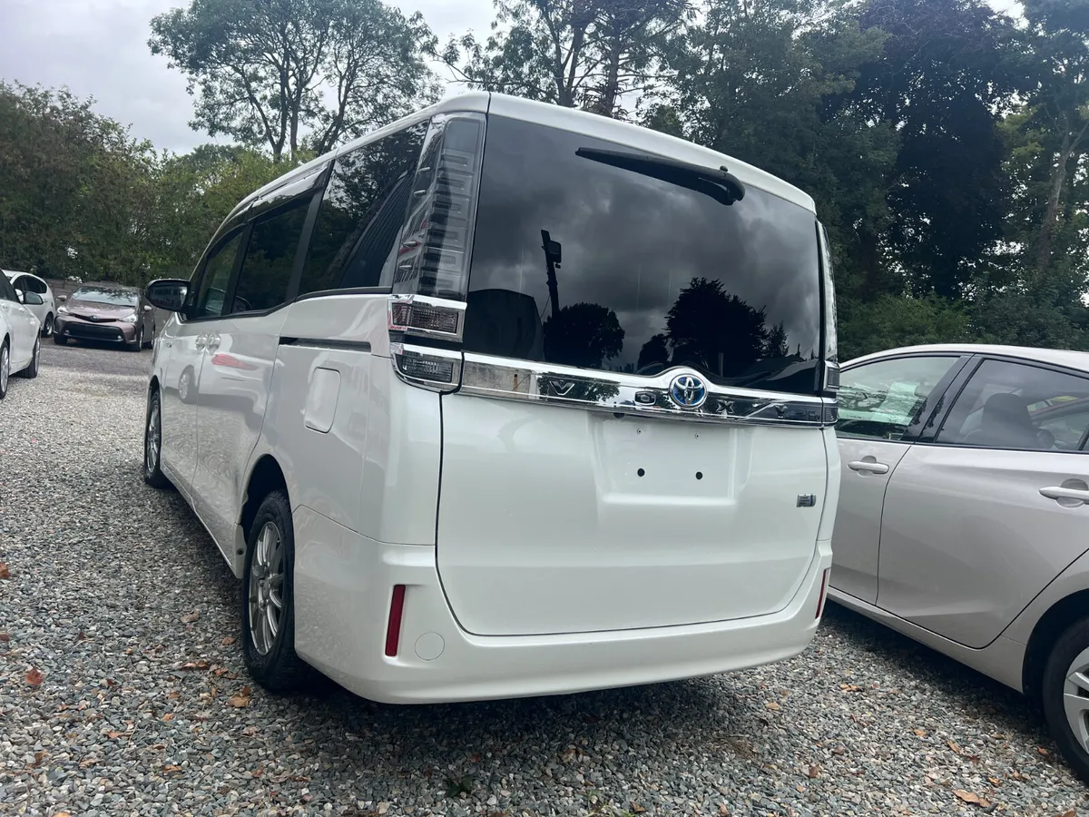 Toyota Voxy  **2018  7 seater ** - Image 4