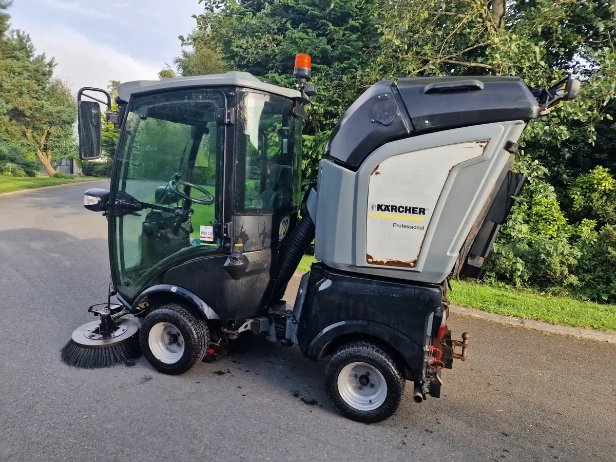 Karcher Municipal Roadsweeper Road Sweeper - Image 1