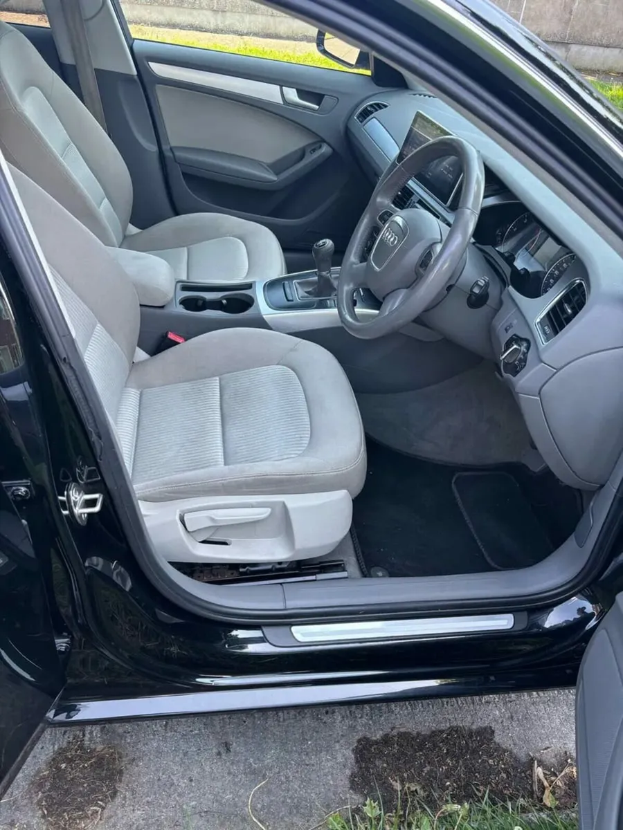 Audi A4 2012 - Image 2