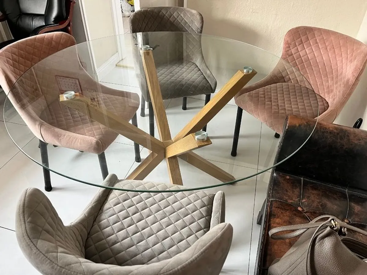 Round glass table & 4 chairs - Image 4