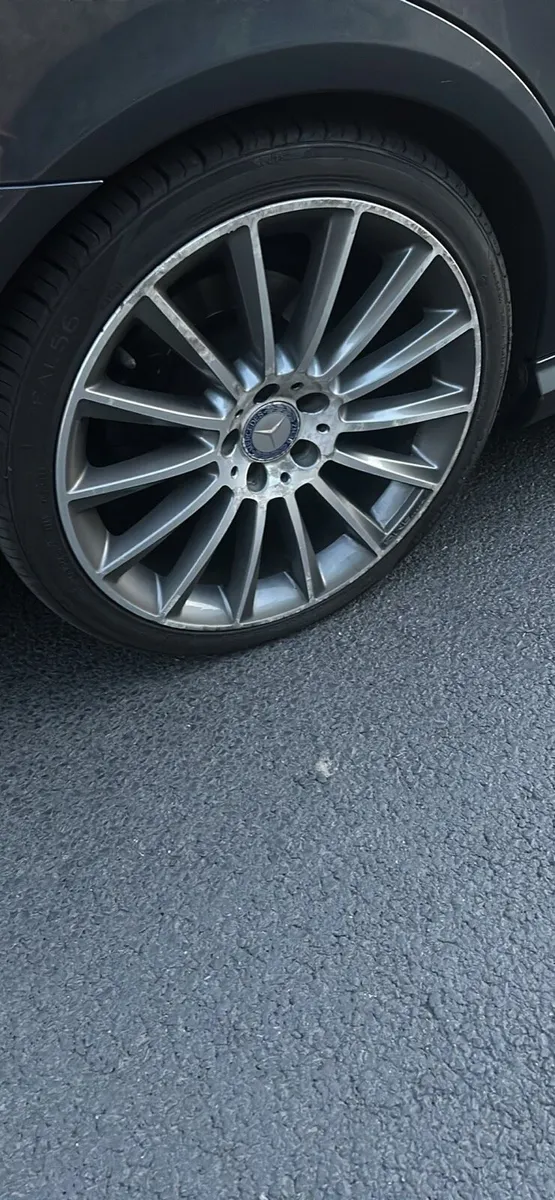 MERCEDES E 250 AMG - Image 2