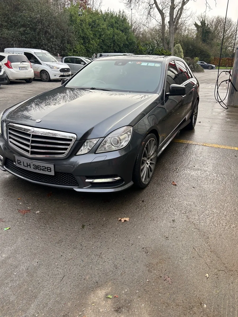 MERCEDES E 250 AMG - Image 3