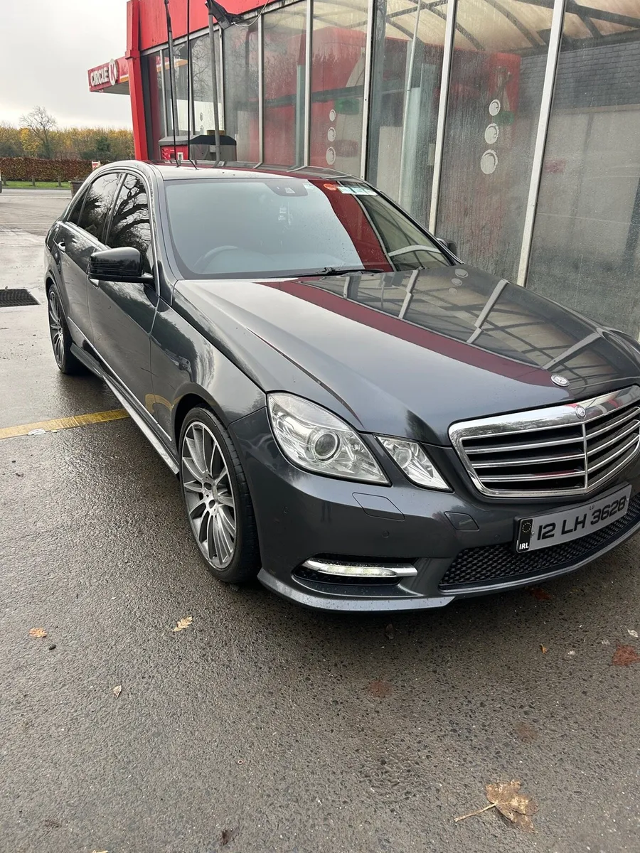 MERCEDES E 250 AMG - Image 4