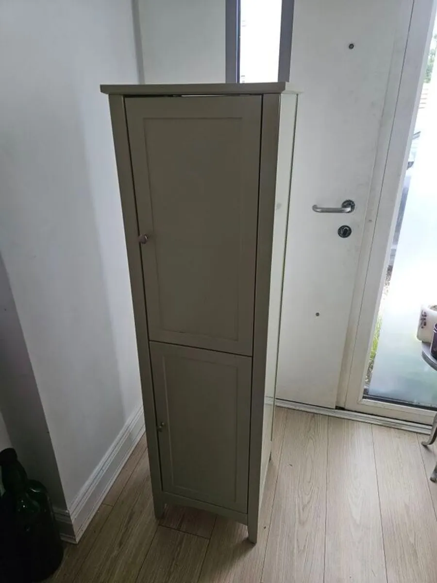 vanity unit and bathroom tall boy press unit - Image 1