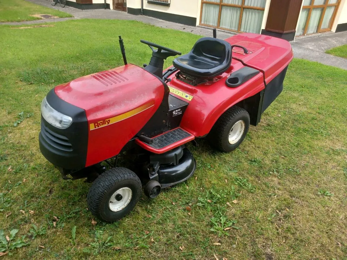 Ride on lawnmower - Image 2