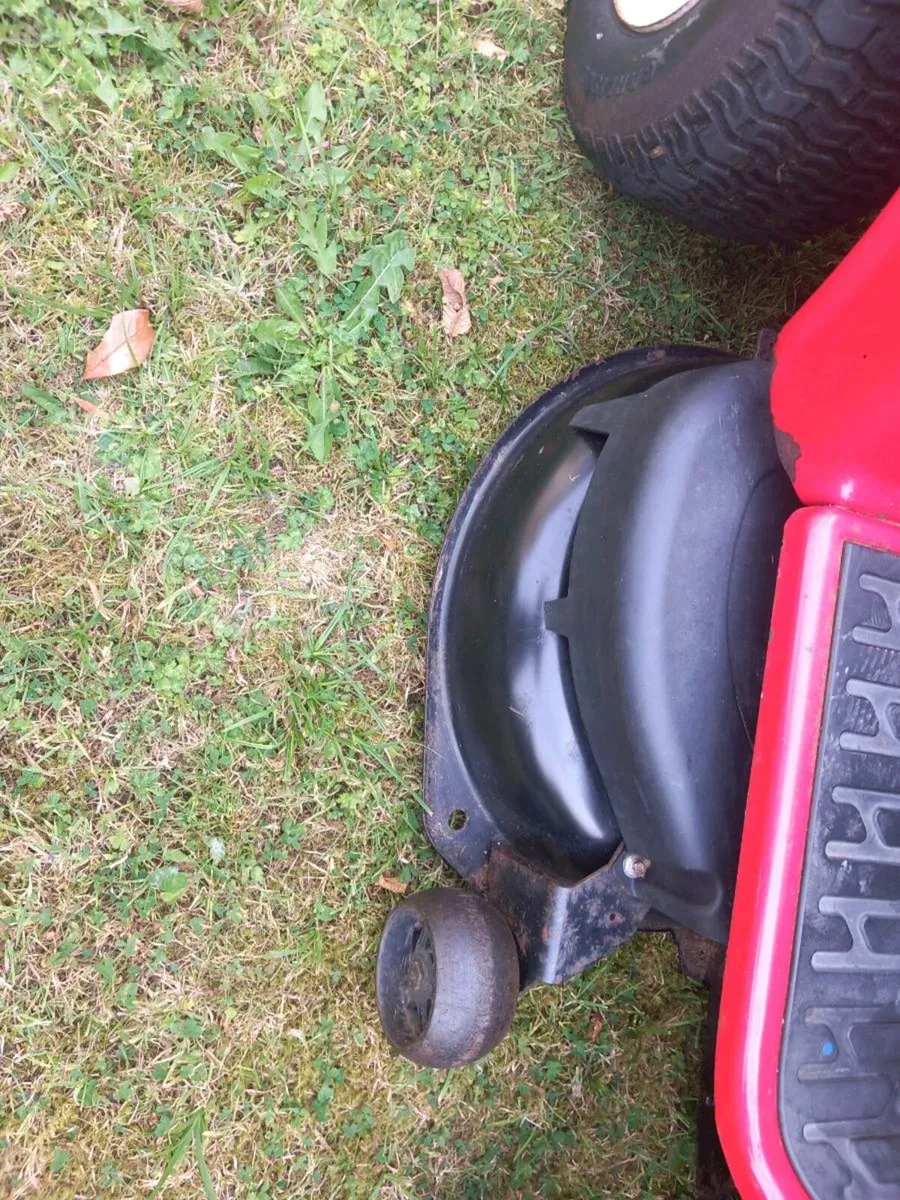 Ride on lawnmower - Image 3