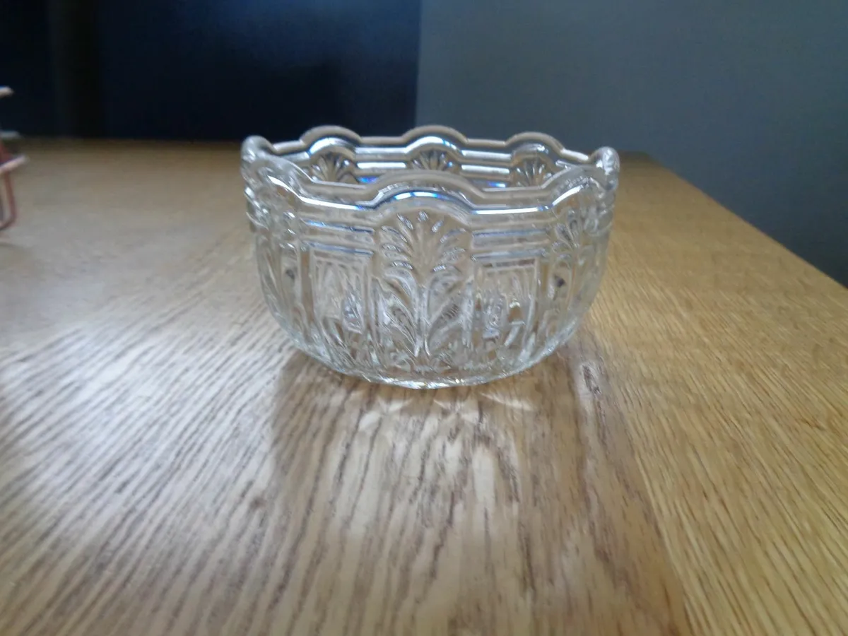 Vintage Etched Glass Bowl for Sale - Image 4