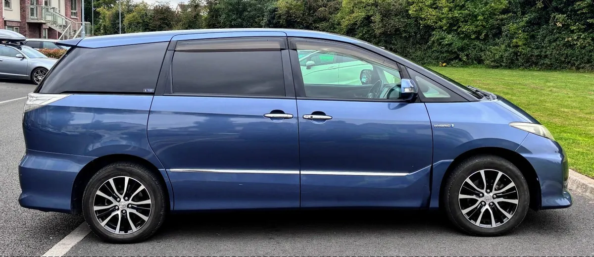 2013 Toyota Estima Aerus (Premium) – Elegant Blue - Image 2