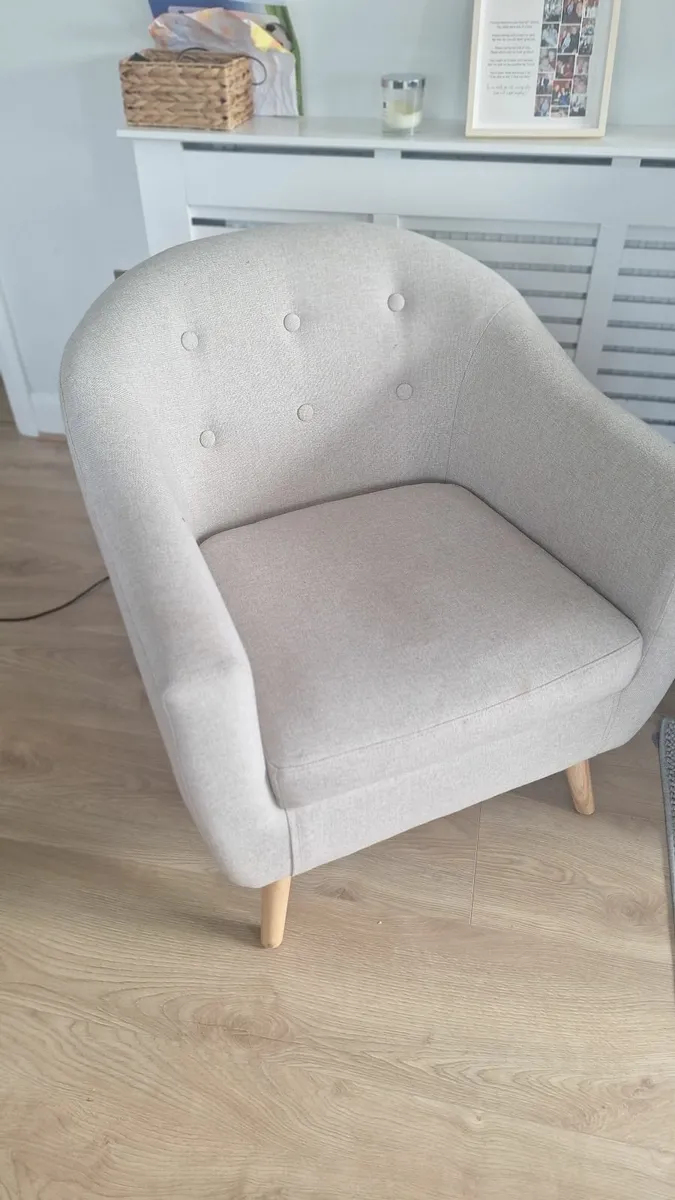 Arm chair - Image 1