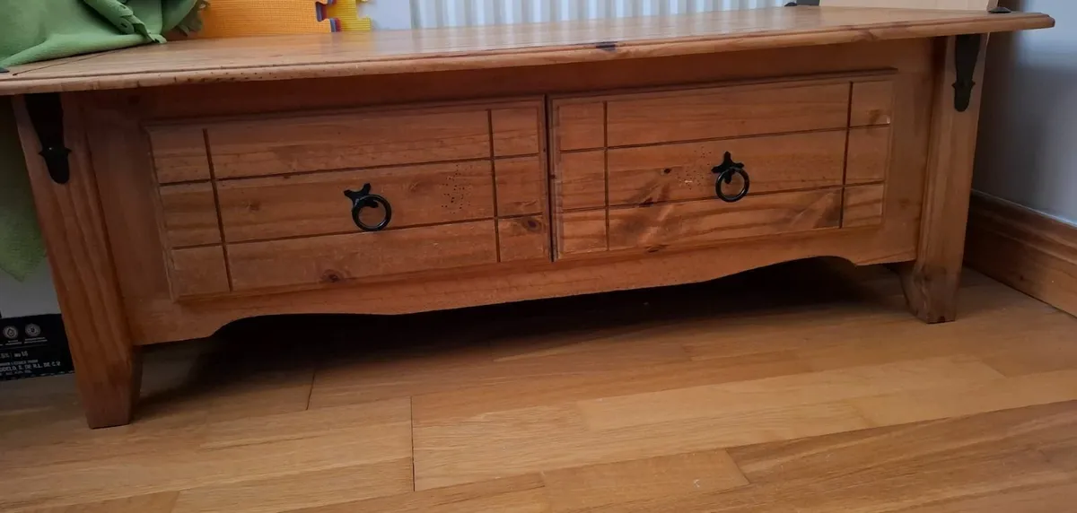 Coffee Table/ Display Unit