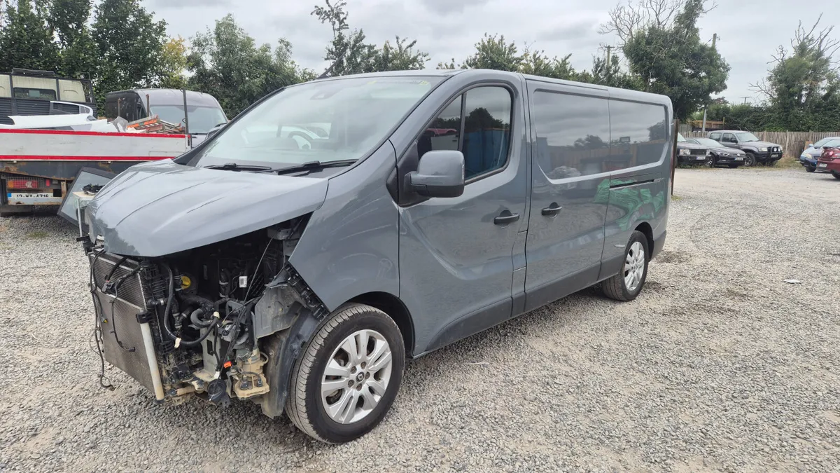 Renault trafic 2023 Automatic - Image 1