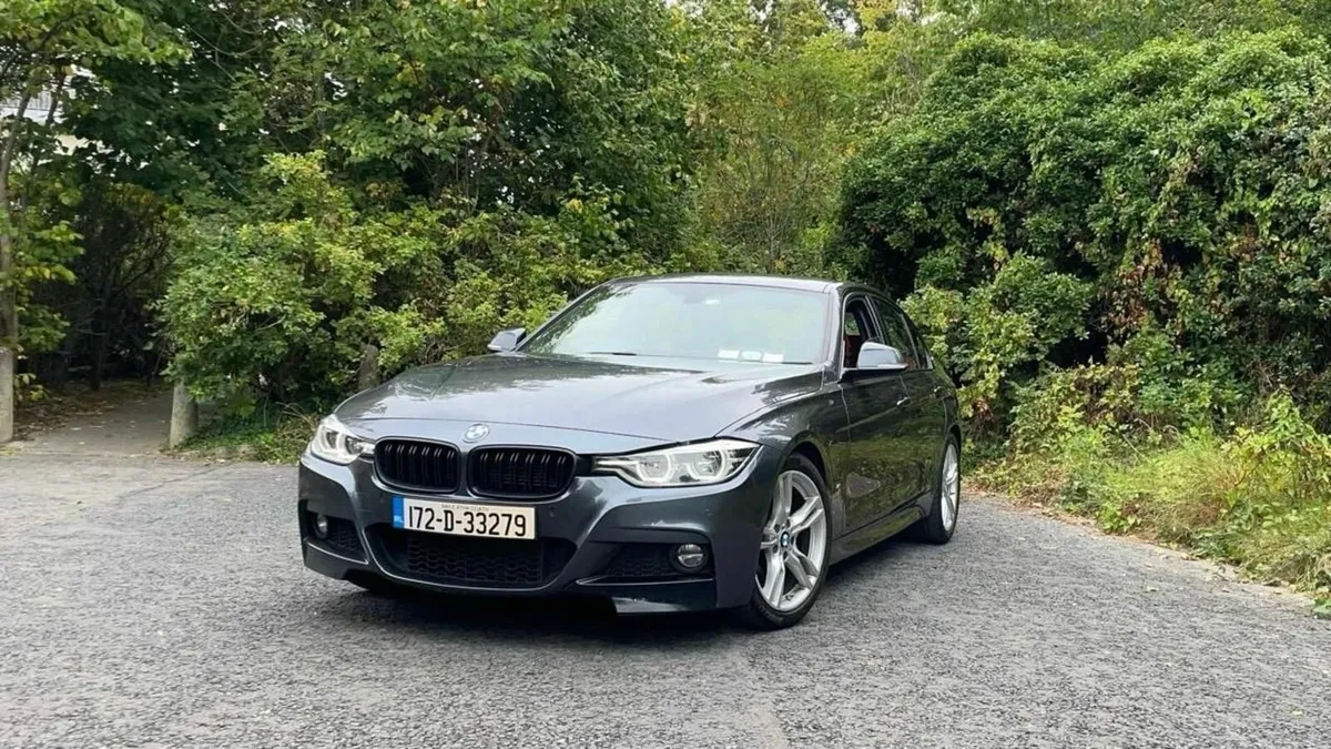 2017 BMW 330e Msport | Red Leather | Fresh Service - Image 1