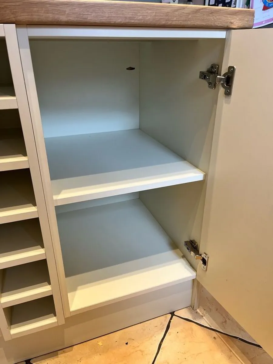 Kitchen Island - Image 2