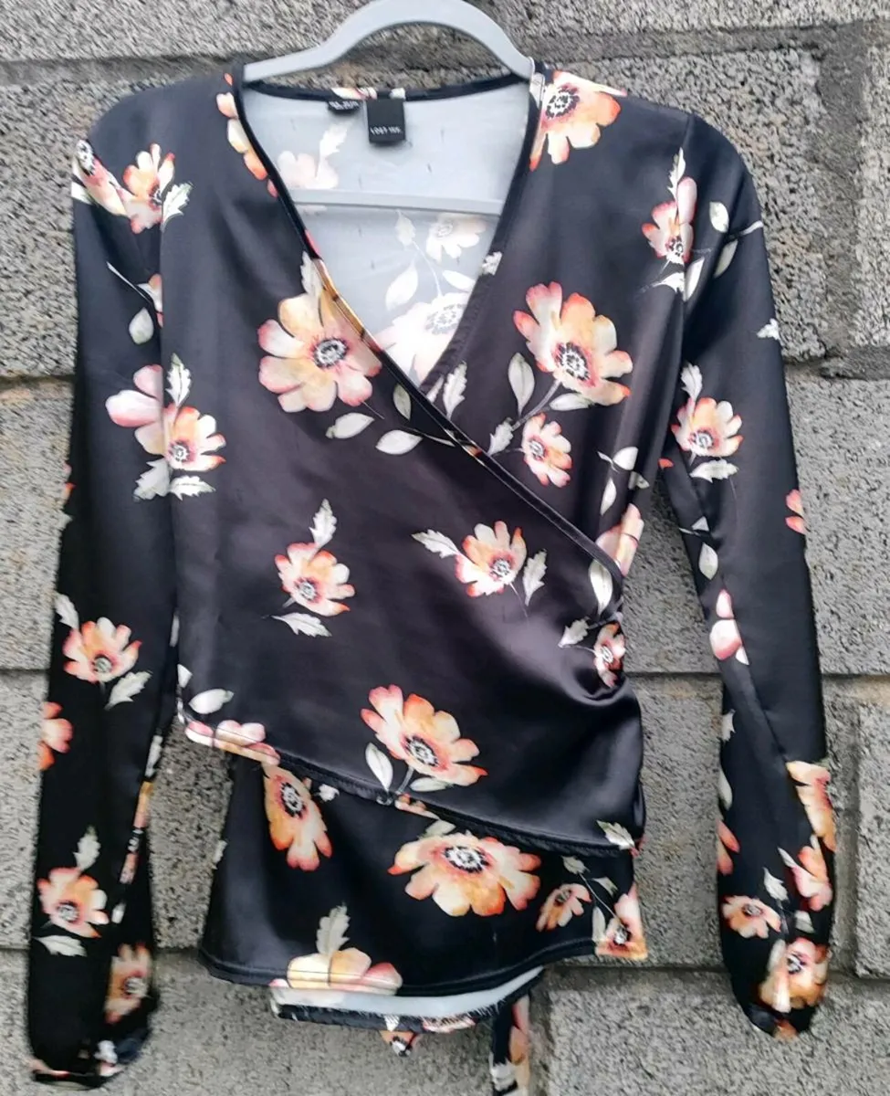 Ladies tops - Image 3