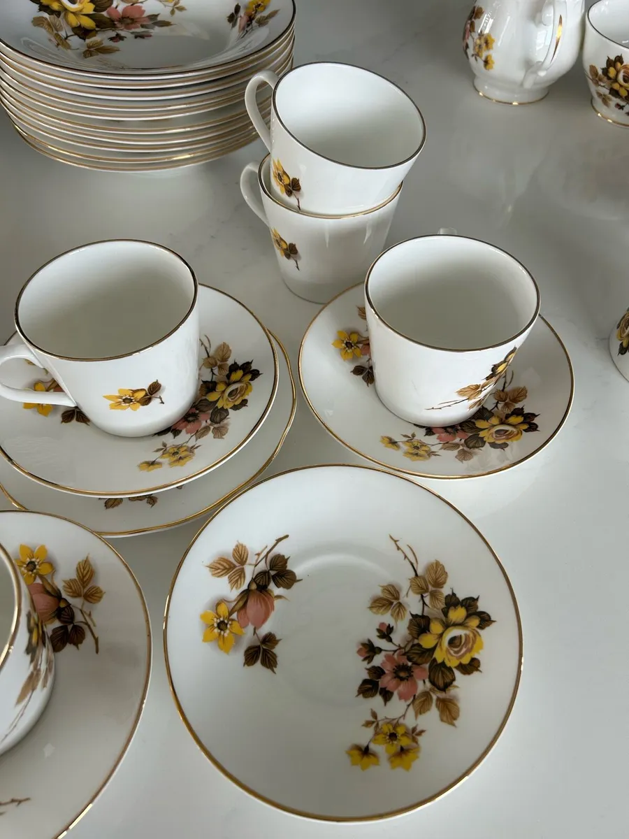 Sutherland dinner service - Image 3