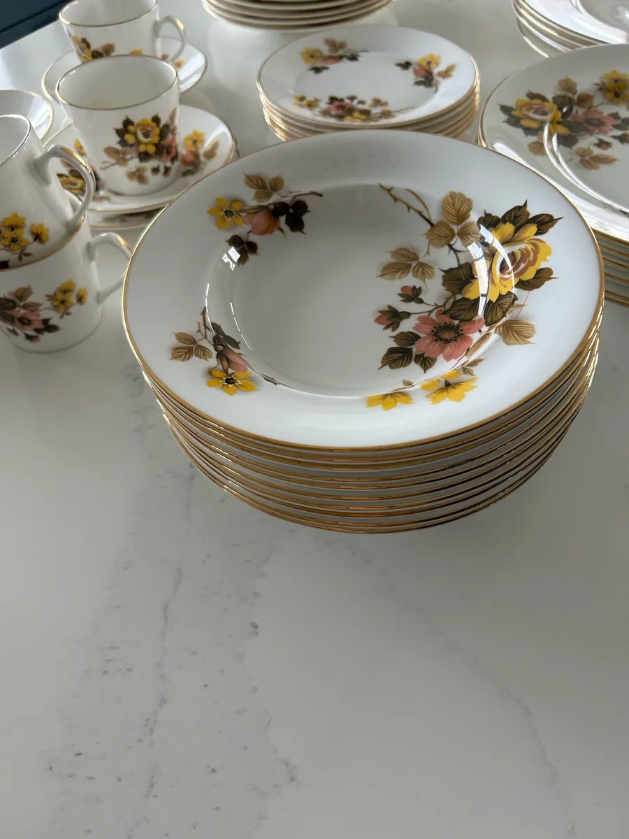 Sutherland dinner service - Image 4