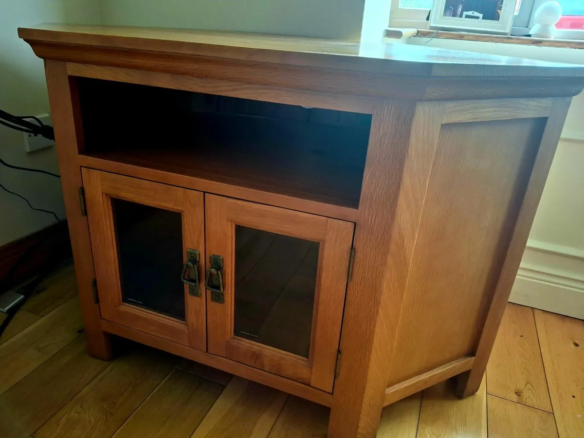 TV Table - Image 1