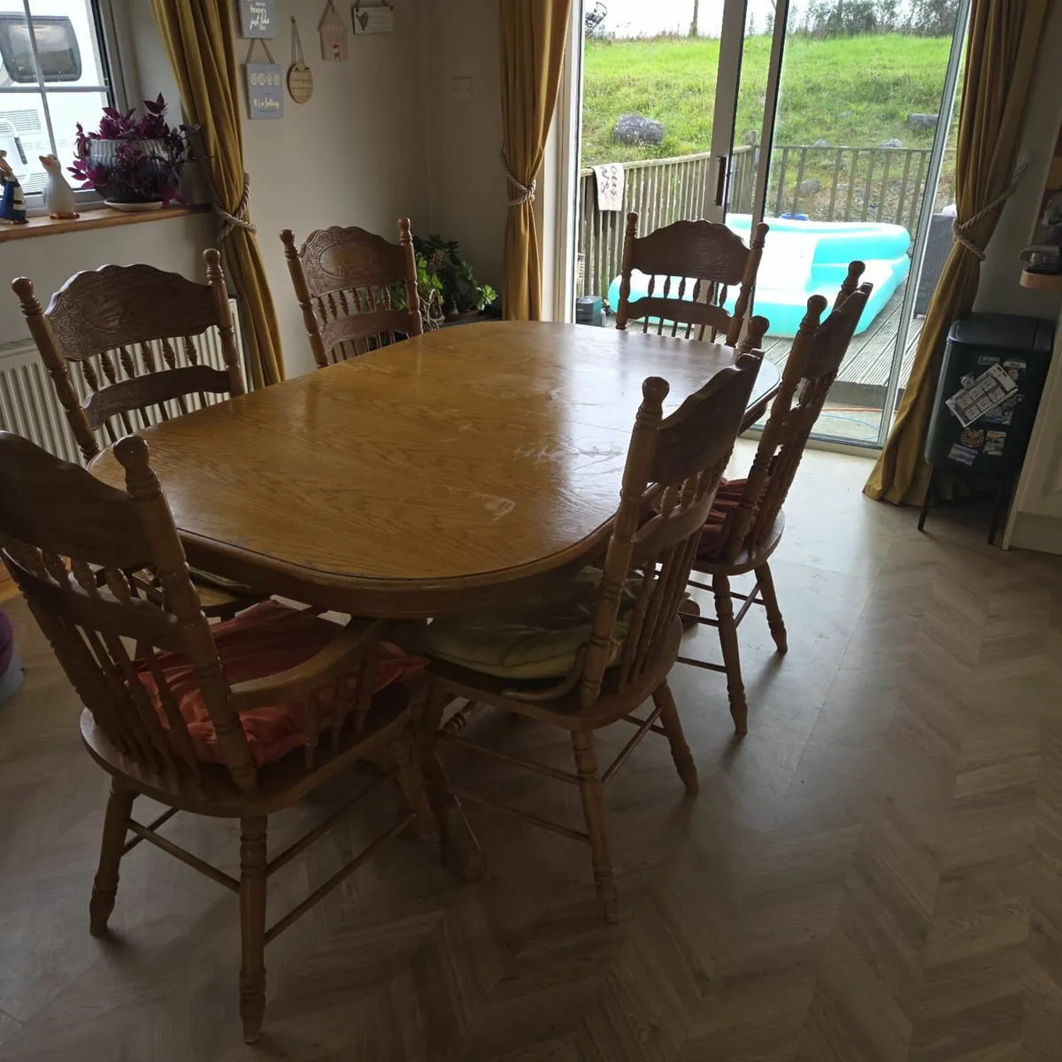 Kitchen table and 6 chairs - Image 1