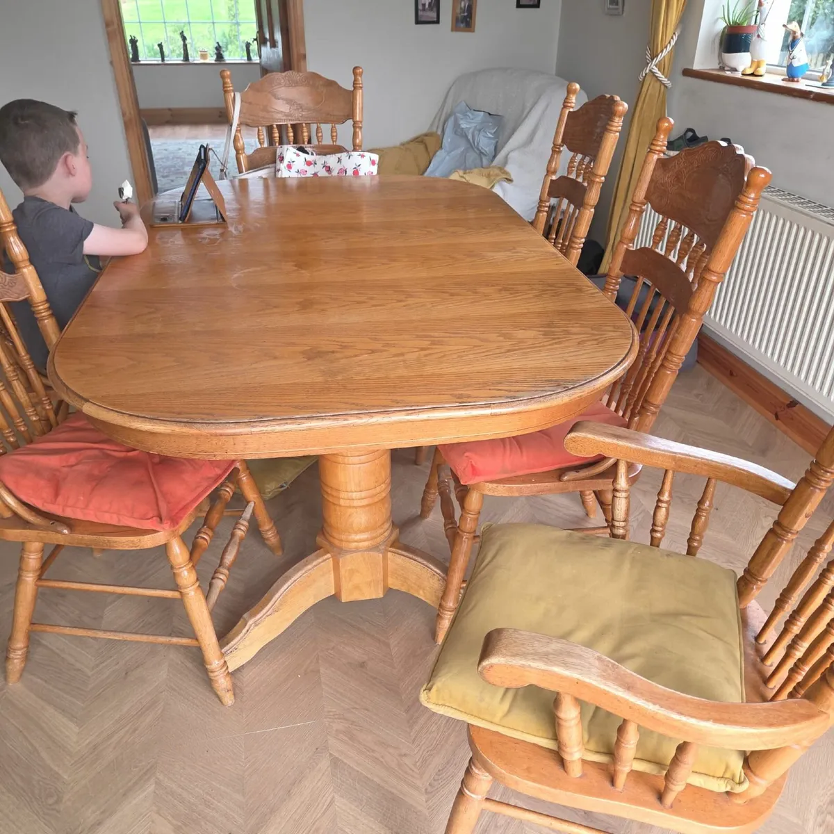 Kitchen table and 6 chairs - Image 3