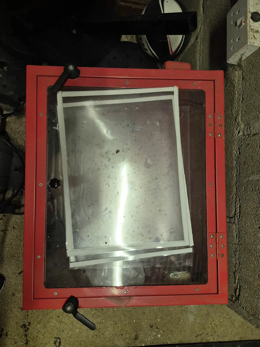 Sandblasting cabinet - Image 1