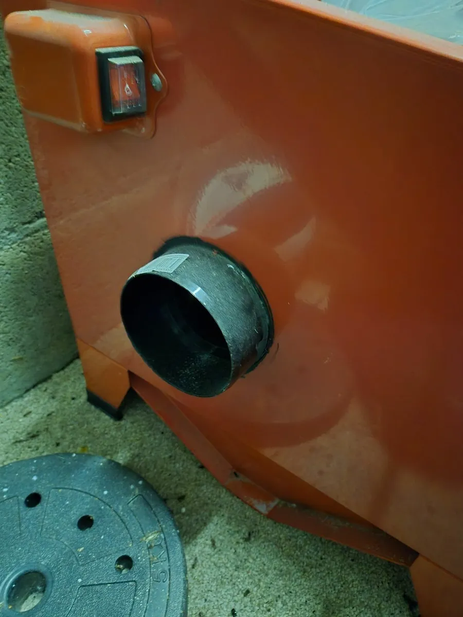Sandblasting cabinet - Image 3