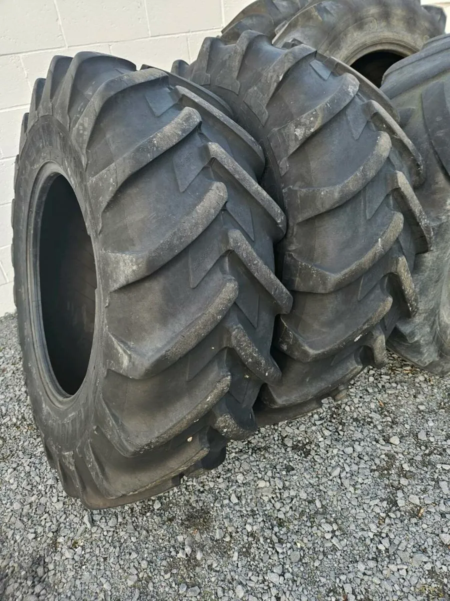 Michelin 16.9 R 28 / 420/85/28  65% - Image 1
