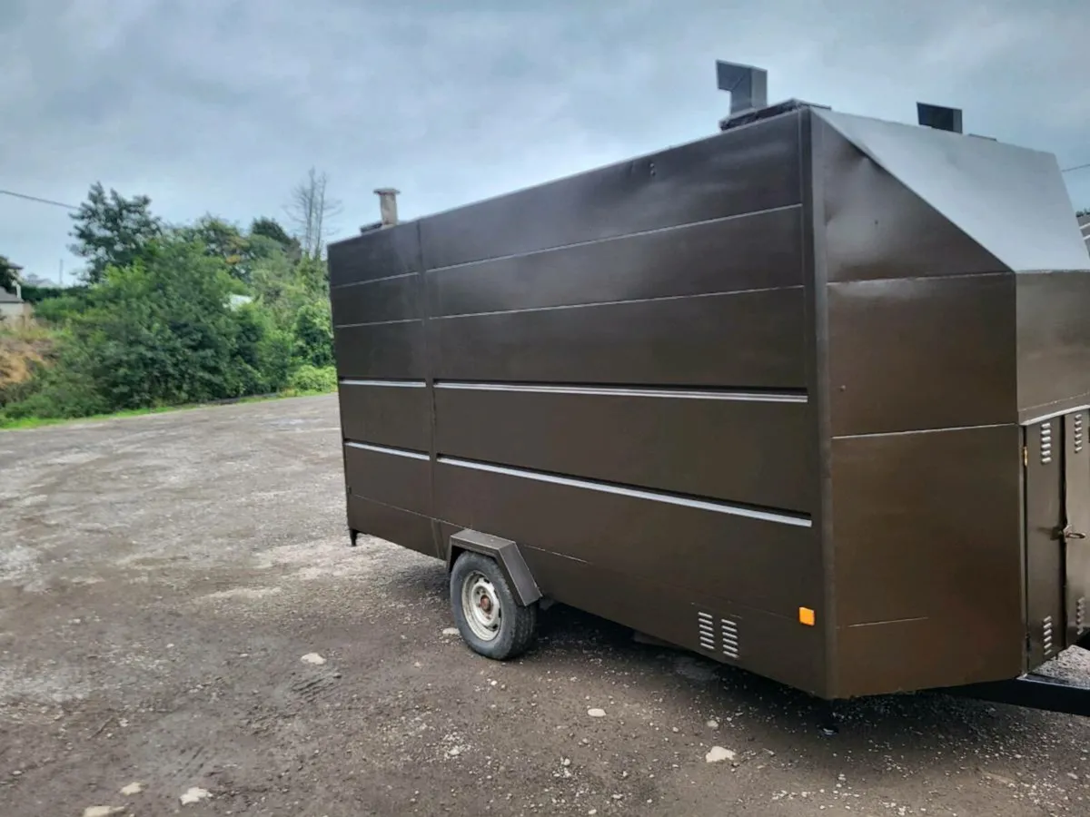 Catering trailer - Image 2