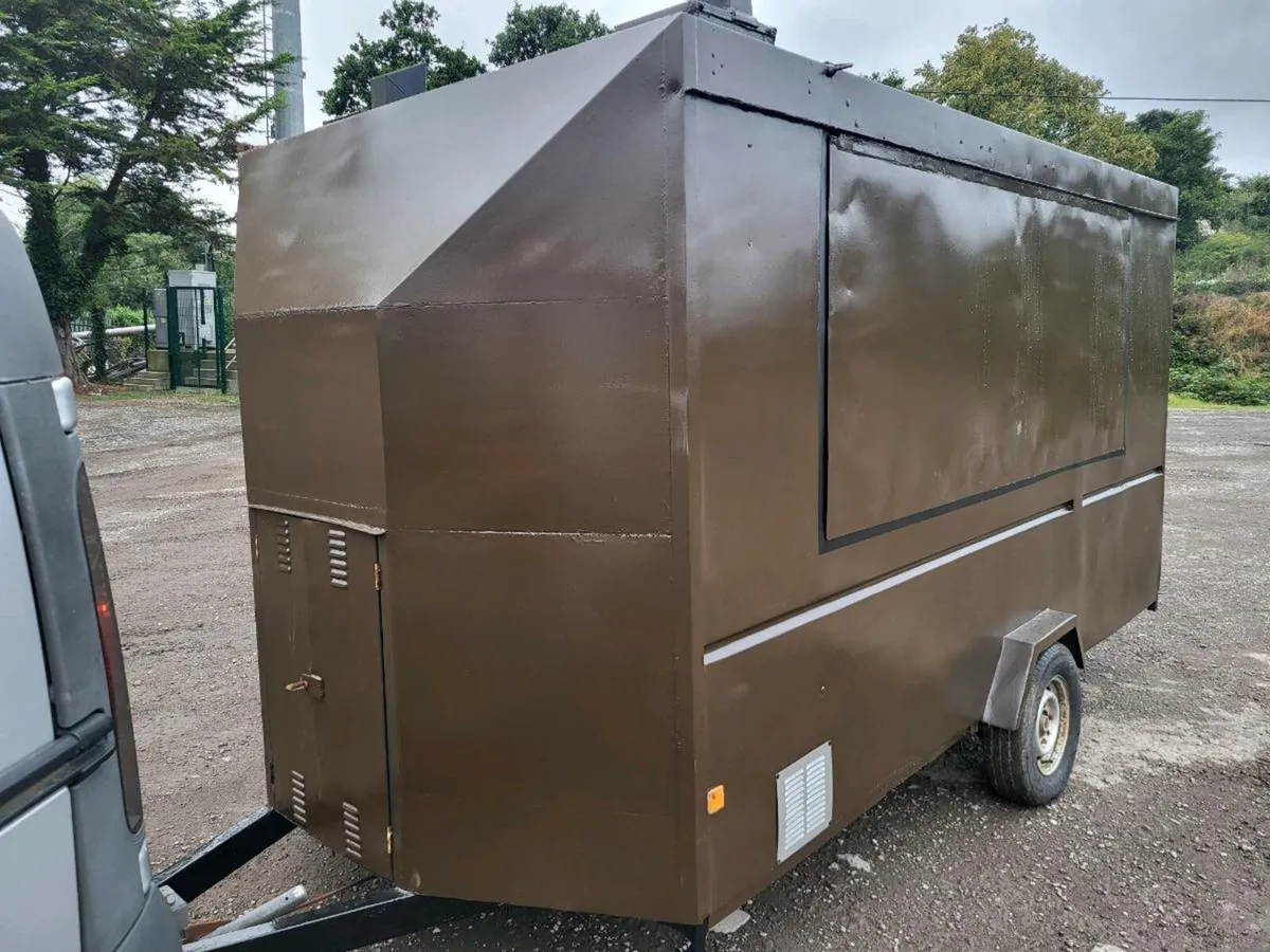 Catering trailer - Image 3